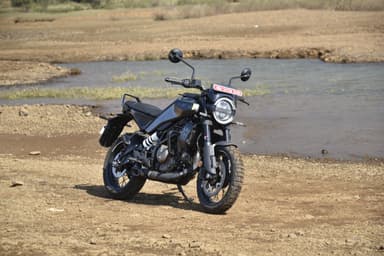 Husqvarna Svartpilen 401 Price, Images, Features, Mileage, Colours